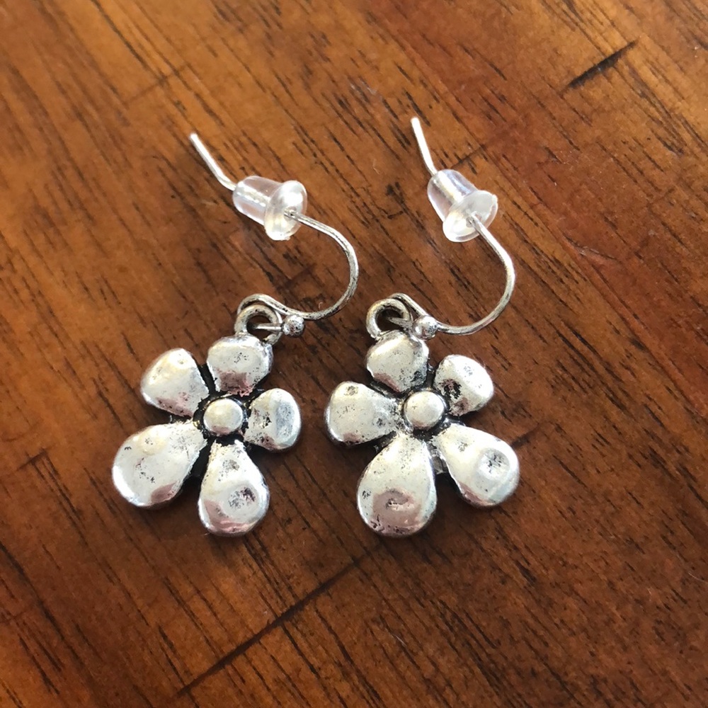 Silver tone flower earrings